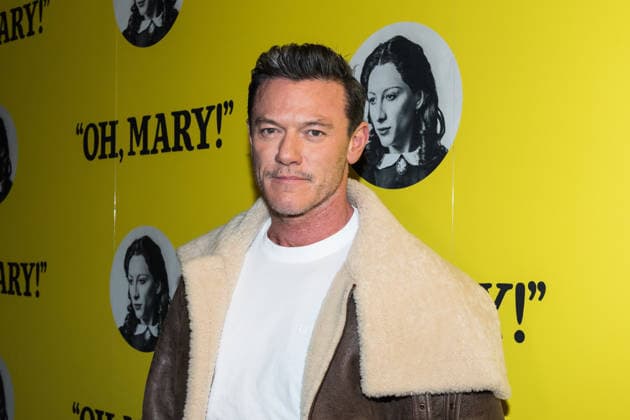 December 18, 2025, London, England, United Kingdom: LUKE EVANS attends Oh, Mary! opening night premiere at the Trafalgar Theatre. London United Kingdom - ZUMAs371 20251218_zip_s371_048 Copyright: xWiktorxSzymanowiczx