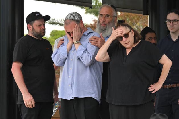 EDITH BRUTMAN FUNERAL, Mourners after the funeral service for Edith Brutman at the Rookwood Cemetery All Souls Chapel in Sydney, Friday, December 19, 2025. Australia is in mourning after gunmen opened fire on Bondi Beach, killing 15 people in an attack designed to target the Jewish community. ( NO ARCHIVING SYDNEY NEW SOUTH WALES AUSTRALIA  Copyright: xMICKxTSIKASx 20251219179049043705