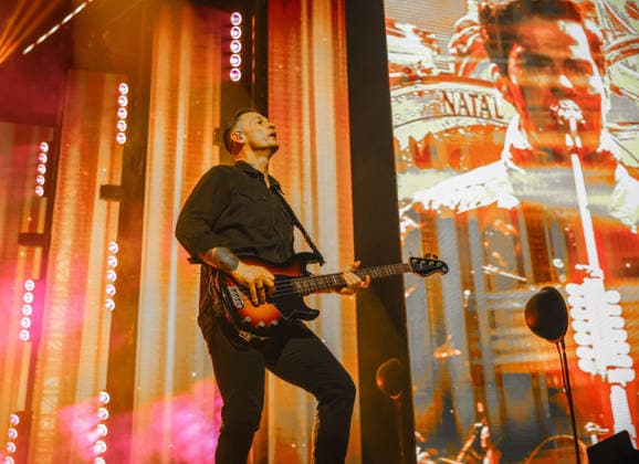 The Stereophonics performing at The O2 Arena on their Winter Arena Tour 18th December 2025 Richard Jones of The Stereophonics performing at The O2 Arena on their Winter Arena Tour London, United Kingdom 18th December 2025, Credit:Ray Hill Avalon  Copyright: xRayxHillx xAvalonx 1060253254