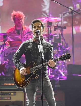 The Stereophonics performing at The O2 Arena on their Winter Arena Tour 18th December 2025 Kelly Jones of The Stereophonics performing at The O2 Arena on their Winter Arena Tour London, United Kingdom 18th December 2025, Credit:Ray Hill Avalon  Copyright: xRayxHillx xAvalonx 1060254624