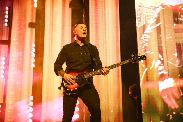 The Stereophonics performing at The O2 Arena on their Winter Arena Tour 18th December 2025 Richard Jones of The Stereophonics performing at The O2 Arena on their Winter Arena Tour London, United Kingdom 18th December 2025, Credit:Ray Hill Avalon  Copyright: xRayxHillx xAvalonx 1060254777