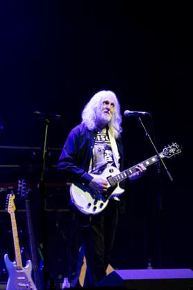 Martin McAloon perfroms live at o2 City Hall, Newcastle, on 18 December 2025 Martin McAloon perfroms live at o2 City Hall, Newcastle, on 18 December 2025, Credit:David Wala Avalon Tyne and Wear, Newcastle upon Tyne  Copyright: xDavidxWalax xAvalonx 1060261135