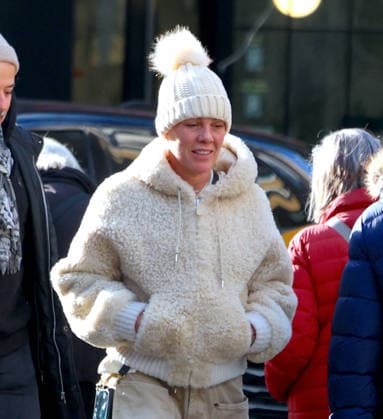 Pink Out - NYC Singer Pink walks with a friend in the West Village, New York on December 18, 2025. Photo by Dylan Travis ABACAPRESS.COM New York City NY United States  Copyright: xDylanxTravis ABACAx