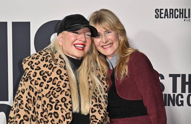 Searchlight Pictures™ ˜Is This Thing On?™ Premiere Sia and Laura Dern arriving at Searchlight Pictures™ Is This Thing On? Los Angeles premiere held at Vidiots on December 18, 2025 in Los Angeles, CA. Los Angeles Vidiots California USA Copyright: xStarbuck xAFF-USA.COMx