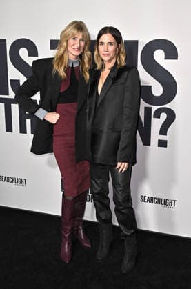 Searchlight Pictures™ ˜Is This Thing On?™ Premiere Laura Dern and Kristen Wiig arriving at Searchlight Pictures™ Is This Thing On? Los Angeles premiere held at Vidiots on December 18, 2025 in Los Angeles, CA. Los Angeles Vidiots California USA Copyright: xStarbuck xAFF-USA.COMx