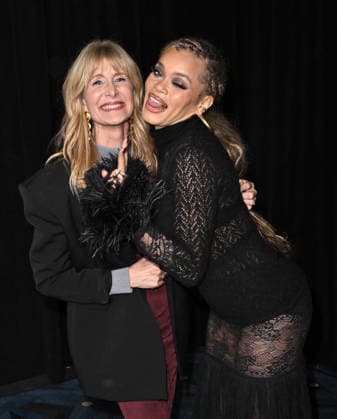 Searchlight Pictures™ ˜Is This Thing On?™ Premiere Laura Dern and Andra Day arriving at Searchlight Pictures™ Is This Thing On? Los Angeles premiere held at Vidiots on December 18, 2025 in Los Angeles, CA. Los Angeles Vidiots California USA Copyright: xStarbuck xAFF-USA.COMx