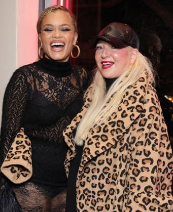 18 December 2025 - Los Angeles, California - Andra Day, Sia Los Angeles Premiere Of Searchlight Pictures Is This Thing On? held at Vidiots.in Los Angeles. Los Angeles USA - ZUMAa123 20251218_zaa_a123_029 Copyright: xADx