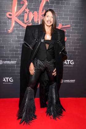 abb Jorge Gonzalez on the red carpet at the premiere of Kinky Boots The Musical at Admiralspalast on 18 12 2025 in Berlin Berlin Germany