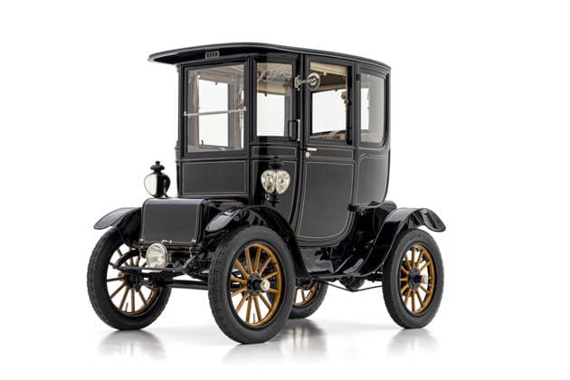 One of first ever electric cars – made 113 years ago – set to sell for £375,000 Story from Jam Press (First Electric Car) Pictured: The restored Baker Electric Model V, built in 1912. One of first ever electric cars – made 113 years ago – set to sell for £375,000 One of the first ever electric cars is set to sell for £375,000. The restored Baker Electric Model V, built in 1912, is heading to auction. It’s widely regarded as one of the finest early electric cars ever produced. The car being offered is a Model V four-passenger Special Extension Coupe, one of the last and most desirable enclosed Baker designs. It features elegant, lightweight aluminium bodywork, a style discontinued shortly after, as reported by Luxury Auto News. Power Copyright: xJamxPress CourtesyxofxRMxSotheby s