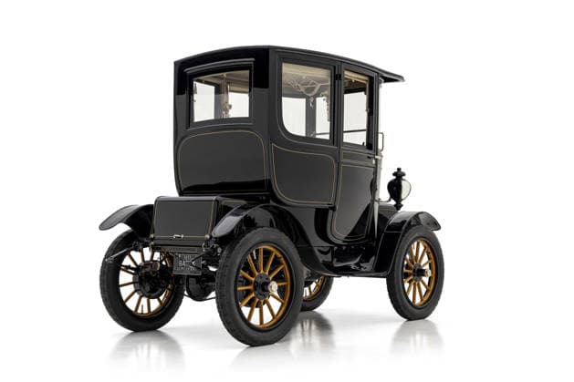 One of first ever electric cars – made 113 years ago – set to sell for £375,000 Story from Jam Press (First Electric Car) Pictured: The restored Baker Electric Model V, built in 1912. One of first ever electric cars – made 113 years ago – set to sell for £375,000 One of the first ever electric cars is set to sell for £375,000. The restored Baker Electric Model V, built in 1912, is heading to auction. It’s widely regarded as one of the finest early electric cars ever produced. The car being offered is a Model V four-passenger Special Extension Coupe, one of the last and most desirable enclosed Baker designs. It features elegant, lightweight aluminium bodywork, a style discontinued shortly after, as reported by Luxury Auto News. Power Copyright: xJamxPress CourtesyxofxRMxSotheby s
