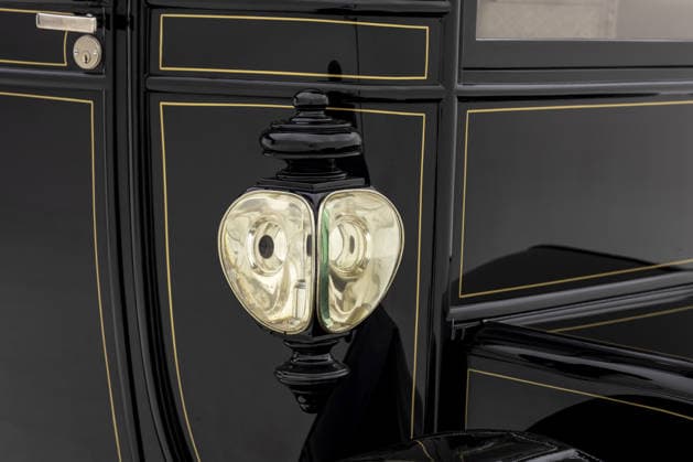 One of first ever electric cars – made 113 years ago – set to sell for £375,000 Story from Jam Press (First Electric Car) Pictured: The restored Baker Electric Model V, built in 1912. One of first ever electric cars – made 113 years ago – set to sell for £375,000 One of the first ever electric cars is set to sell for £375,000. The restored Baker Electric Model V, built in 1912, is heading to auction. It’s widely regarded as one of the finest early electric cars ever produced. The car being offered is a Model V four-passenger Special Extension Coupe, one of the last and most desirable enclosed Baker designs. It features elegant, lightweight aluminium bodywork, a style discontinued shortly after, as reported by Luxury Auto News. Power Copyright: xJamxPress CourtesyxofxRMxSotheby s