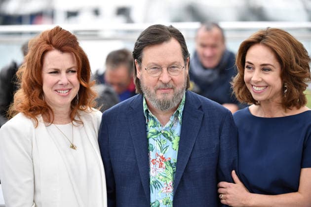 71st Cannes Film Festival - Happy As Lazzaro (Lazzaro Felice) photocall CANNES, FRANCE - MAY 14: US atress Siobhan Fallon Hogan (L), Danish director Lars von Trier (C) and Danish actress Sofie Grabol (R) pose for the film The House That Jack Built during the photocall at the 71st Cannes Film Festival in Cannes, France on May 14, 2018. Provence-Alpes-Cote d Azur France. Editorial use only. Please get in touch for any other usage.  Copyright: x2025xAnadoluxMustafaxYalcÄ±nx