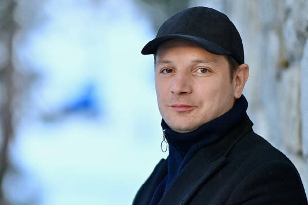 Les Arcs Film Festival - Day six. FC LES ARCS, FRANCE - DECEMBER 19 Alexis Manenti poses during Day Seven of Les Arcs Film Festival on December 19, 2025 in Les Arcs, France. Photo by Franck Castel ABACAPRESS.COM Les Arcs France  Copyright: xCastelxFranck ABACAx