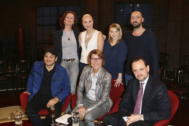 Kaya Yanar, Irene Fischer, Nadja Michael, Bettina Böttinger, Anna Maria Mühe, Gentleman, Alexander von Schönburg, Kölner Treff (Folge 334), WDR Studio BS2, Köln, 27.02.2015, Deutschland Kaya Yanar, Irene Fischer, Nadja Michael, Bettina Böttinger, Anna Maria Mühe, Gentleman, Alexander von Schönburg, Kölner Treff (episode 334), WDR Studio BS2, Cologne, 27 February 2015, Germany Copyright: imageBROKER ThomasxSchroeer ibliqx14904475.jpg