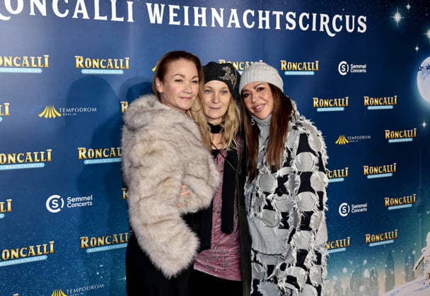 Lisa Maria Potthoff, Jeanette Hain and Simone Thomalla at the Roncalli Weihnachtscircus premiere at the Tempodrom on 19 12 2025 in Berlin Roncalli Weihnachtscircus premiere in Berlin