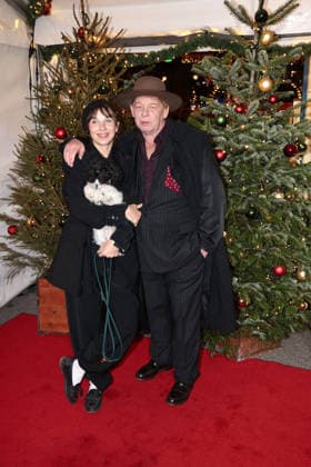 Meret Becker and her brother Ben Becker and dog Taxi at the Roncalli Weihnachtscircus premiere at the Tempodrom on 19 12 2025 in Berlin Roncalli Weihnachtscircus premiere in Berlin