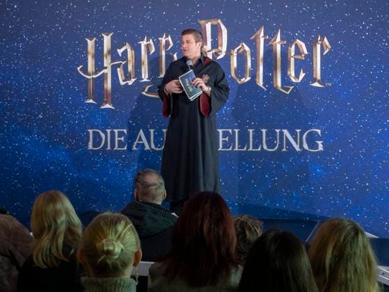 Paul Zaller President and CEO of Imagine Exhibitions, Inc during the exhibition opening Harry Potter The Exhibition at the Erlwein Forum in Dresden It is the most comprehensive collection of Harry Potter movie props and costumes to date Harry Potter The Exhibition can be experienced until May 3, 2026