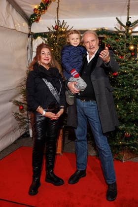 Premiere 21 Roncalli Weihnachtscircus Sister Iris, grandson Fritz and Leander Hausmann at the premiere of the 21 Roncalli Weihnachtscircus at the Tempodrom on 19 12 2025 in Berlin Copyright: xEventpressxKochanx