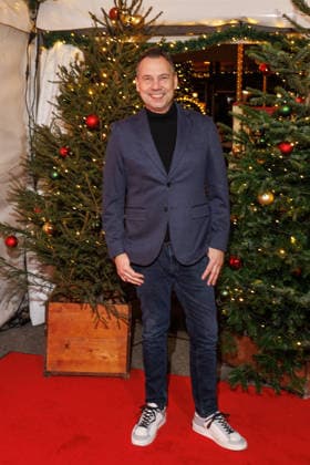 Premiere 21 Roncalli Weihnachtscircus Sebastian Fitzek at the premiere of the 21 Roncalli Weihnachtscircus at the Tempodrom on 19 12 2025 in Berlin Copyright: xEventpressxKochanx