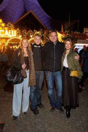 Premiere 21 Roncalli Weihnachtscircus Manisha Vollmer, John Vollmer, Sascha Vollmer The BossHoss and Jenny Vollmer at the premiere of the 21 Roncalli Weihnachtscircus at the Tempodrom on 19 12 2025 in Berlin Copyright: xEventpressxKochanx
