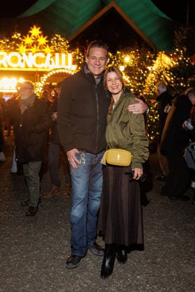 Premiere 21 Roncalli Weihnachtscircus Sascha Vollmer The BossHoss and Jenny Vollmer at the premiere of the 21 Roncalli Weihnachtscircus at the Tempodrom on 19 12 2025 in Berlin Copyright: xEventpressxKochanx