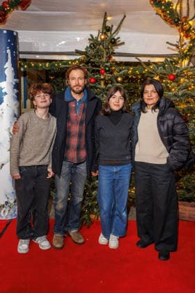 Premiere 21 Roncalli Weihnachtscircus Johan, Andreas Pietschmann, Helena and Jasmin Tabatabai at the premiere of the 21 Roncalli Weihnachtscircus at the Tempodrom on 19 12 2025 in Berlin Copyright: xEventpressxKochanx