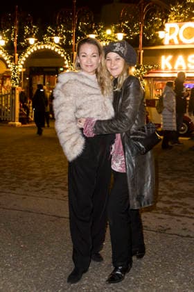 Roncalli Weihnachtscircus, show and celebrities at the Tempodrom, Berlin, 19 12 2025 Lisa Maria Potthoff and Jeanette Hain at the premiere of the 21 Original Roncalli Weihnachtscircus at the Berlin Tempodrom on 19 12 2025 Berlin Tempodrom Copyright: xBenxKriemannx