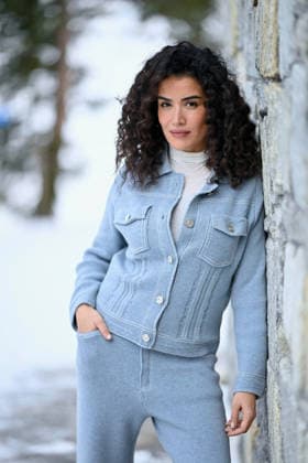 Les Arcs Film Festival - Day six. FC LES ARCS, FRANCE - DECEMBER 19 Sabrina Ouazani poses during Day Seven of Les Arcs Film Festival on December 19, 2025 in Les Arcs, France.Photo by Franck Castel ABACAPRESS.COM Les Arcs France  Copyright: xCastelxFranck ABACAx