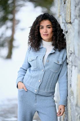 Les Arcs Film Festival - Day six. FC LES ARCS, FRANCE - DECEMBER 19 Sabrina Ouazani poses during Day Seven of Les Arcs Film Festival on December 19, 2025 in Les Arcs, France.Photo by Franck Castel ABACAPRESS.COM Les Arcs France  Copyright: xCastelxFranck ABACAx