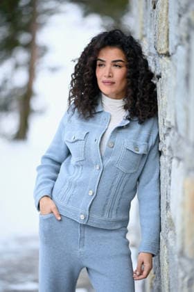 Les Arcs Film Festival - Day six. FC LES ARCS, FRANCE - DECEMBER 19 Sabrina Ouazani poses during Day Seven of Les Arcs Film Festival on December 19, 2025 in Les Arcs, France.Photo by Franck Castel ABACAPRESS.COM Les Arcs France  Copyright: xCastelxFranck ABACAx