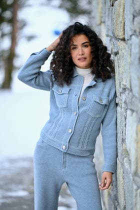 Les Arcs Film Festival - Day six. FC LES ARCS, FRANCE - DECEMBER 19 Sabrina Ouazani poses during Day Seven of Les Arcs Film Festival on December 19, 2025 in Les Arcs, France.Photo by Franck Castel ABACAPRESS.COM Les Arcs France  Copyright: xCastelxFranck ABACAx