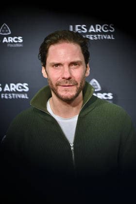Closing Ceremony - Les Arcs Film Festival. FC LES ARCS, FRANCE - DECEMBER 19 Daniel Brühl attends the Closing Ceremony during Les Arcs Film Festival on December 20, 2025 in Les Arcs, France..Photo by Franck Castel ABACAPRESS.COM Les Arcs France  Copyright: xCastelxFranck ABACAx