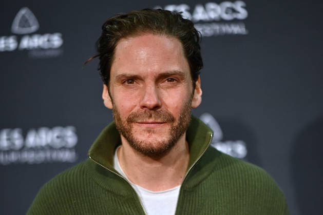 Closing Ceremony - Les Arcs Film Festival. FC LES ARCS, FRANCE - DECEMBER 19 Daniel Brühl attends the Closing Ceremony during Les Arcs Film Festival on December 20, 2025 in Les Arcs, France..Photo by Franck Castel ABACAPRESS.COM Les Arcs France  Copyright: xCastelxFranck ABACAx