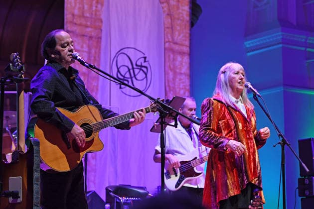 Steeleye Span performing at Cadogan Hall in London LONDON, ENGLAND - DECEMBER 19: Julian Littman and Maddy Prior of ™Steeleye Span™ performing at Cadogan Hall on December 19, 2025 in London, England CAP MAR MAR Great Britain UK Copyright: xMartinxHarris CapitalxPicturesx