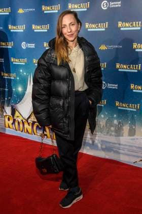 abb Katharina Schüttler Schuettler Actress at the premiere of the 21 Roncalli Weihnachtscircus at the Tempodrom Berlin, on 19 12 2025 in Berlin Berlin Germany