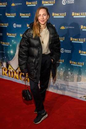 abb Katharina Schüttler Schuettler Actress at the premiere of the 21 Roncalli Weihnachtscircus at the Tempodrom Berlin, on 19 12 2025 in Berlin Berlin Germany
