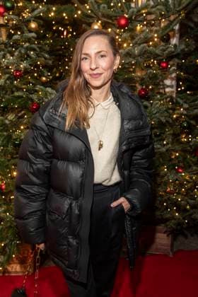 abb Katharina Schüttler Schuettler Actress at the premiere of the 21 Roncalli Weihnachtscircus at the Tempodrom Berlin, on 19 12 2025 in Berlin Berlin Germany