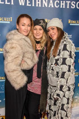 abb Lisa Maria Potthoff, Jeanette Hain and Simone Thomalla actresses at the premiere of the 21 Roncalli Weihnachtscircus at the Tempodrom Berlin, on 19 12 2025 in Berlin Berlin Germany