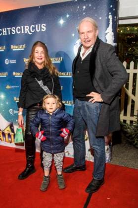 abb Leander Haussmann Haußmann with sister Iris and grandson Fritz Actor at the premiere of the 21 Roncalli Weihnachtscircus at the Tempodrom Berlin, on 19 12 2025 in Berlin Berlin Germany