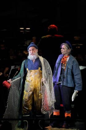 Hans Gröning as Jonas and Alexander von Hugo as Anatol Brown , f l , during the photo rehearsal for In Frisco ist der Teufel los at the Komische Oper im Schillertheater in Berlin, December 19, 2025 Operetta in four acts by Guido Masanetz Musical direction Kai Tietje Scenic arrangement Martin G Berger Costumes Est