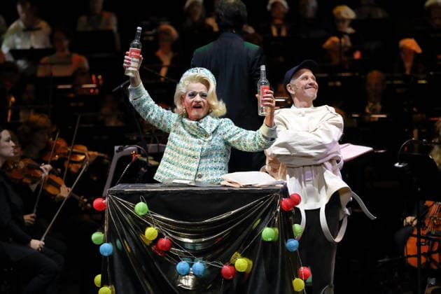 Christoph Marti as Xonga Miller, Dr Spinner and Christoph Späth as Ben Benson , f l , during the photo rehearsal for In Frisco ist der Teufel los at the Komische Oper im Schillertheater in Berlin, December 19, 2025 Operetta in four acts by Guido Masanetz Musical direction Kai Tietje Scenic arran