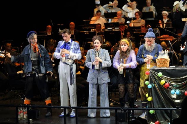 Alexander von Hugo as Anatol Brown , Tobias Joch as Kay , Alma Sade as Chica , Sophia Euskirchen as Virginia West and Hans Gröning as Jonas , f l , during the photo rehearsal for In Frisco ist der Teufel los at the Komische Oper