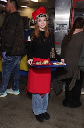 Celebrities take part in the Los Angeles Mission s Annual Thanksgiving Outreach on Skid Row, in Los Angeles, California Featuring: Charlie Townsend Where: Los Angeles, California, United States When: 19 Dec 2025 Credit: Faye s Vision Cover Images EDITORIAL USE ONLY. NOT FOR USE BY NEWSPAPERS BASED IN THE UK. Copyright: xx coverimg55349145