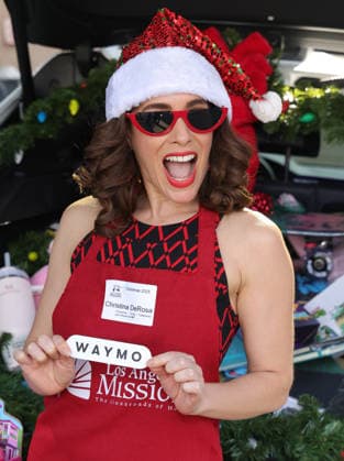 Celebrities take part in the Los Angeles Mission s Annual Thanksgiving Outreach on Skid Row, in Los Angeles, California Featuring: Christina DeRosa Where: Los Angeles, California, United States When: 19 Dec 2025 Credit: Faye s Vision Cover Images EDITORIAL USE ONLY. NOT FOR USE BY NEWSPAPERS BASED IN THE UK. Copyright: xx coverimg55349076