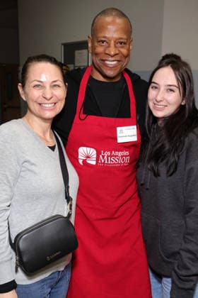 Celebrities take part in the Los Angeles Mission s Annual Thanksgiving Outreach on Skid Row, in Los Angeles, California Featuring: Sherman Augustus Where: Los Angeles, California, United States When: 19 Dec 2025 Credit: Faye s Vision Cover Images EDITORIAL USE ONLY. NOT FOR USE BY NEWSPAPERS BASED IN THE UK. Copyright: xx coverimg55349018