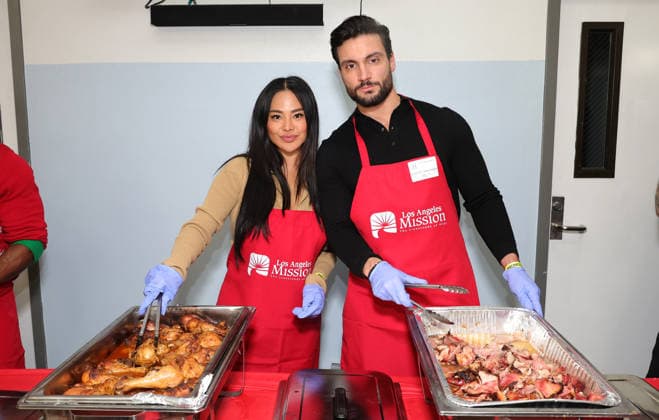 Celebrities take part in the Los Angeles Mission s Annual Thanksgiving Outreach on Skid Row, in Los Angeles, California Featuring: Iris Au, Davide Sanclimenti Where: Los Angeles, California, United States When: 19 Dec 2025 Credit: Faye s Vision Cover Images EDITORIAL USE ONLY. NOT FOR USE BY NEWSPAPERS BASED IN THE UK. Copyright: xx coverimg55349035