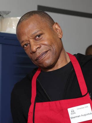 Celebrities take part in the Los Angeles Mission s Annual Thanksgiving Outreach on Skid Row, in Los Angeles, California Featuring: Sherman Augustus Where: Los Angeles, California, United States When: 19 Dec 2025 Credit: Faye s Vision Cover Images EDITORIAL USE ONLY. NOT FOR USE BY NEWSPAPERS BASED IN THE UK. Copyright: xx coverimg55349050