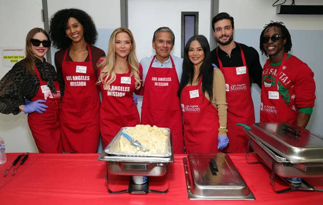 Celebrities take part in the Los Angeles Mission s Annual Thanksgiving Outreach on Skid Row, in Los Angeles, California Featuring: Charis Michelsen, Brandy Ledford, Antonio Villaraigosa, Iris Au, Davide Sanclimenti, Shaka Smith Where: Los Angeles, California, United States When: 19 Dec 2025 Credit: Faye s Vision Cover Images EDITORIAL USE ONLY. NOT FOR USE BY NEWSPAPERS BASED IN THE UK. Copyright: xx coverimg55349066