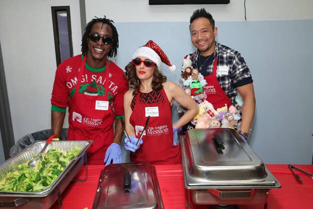 Celebrities take part in the Los Angeles Mission s Annual Thanksgiving Outreach on Skid Row, in Los Angeles, California Featuring: Shaka Smith, Christina DeRosa, Nick Mendoza Where: Los Angeles, California, United States When: 19 Dec 2025 Credit: Faye s Vision Cover Images EDITORIAL USE ONLY. NOT FOR USE BY NEWSPAPERS BASED IN THE UK. Copyright: xx coverimg55349003