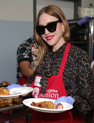Celebrities take part in the Los Angeles Mission s Annual Thanksgiving Outreach on Skid Row, in Los Angeles, California Featuring: Charis Michelsen Where: Los Angeles, California, United States When: 19 Dec 2025 Credit: Faye s Vision Cover Images EDITORIAL USE ONLY. NOT FOR USE BY NEWSPAPERS BASED IN THE UK. Copyright: xx coverimg55349010